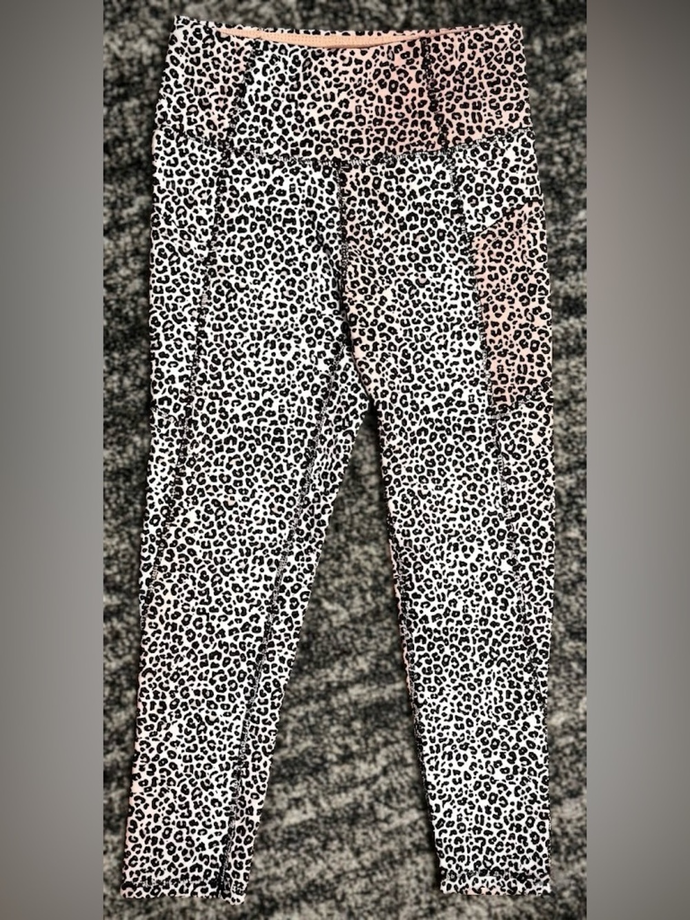 JESSICA SIMPSON || 22” Capri Pocket Legging in Rosette Cheetah Ombré - SZ Small